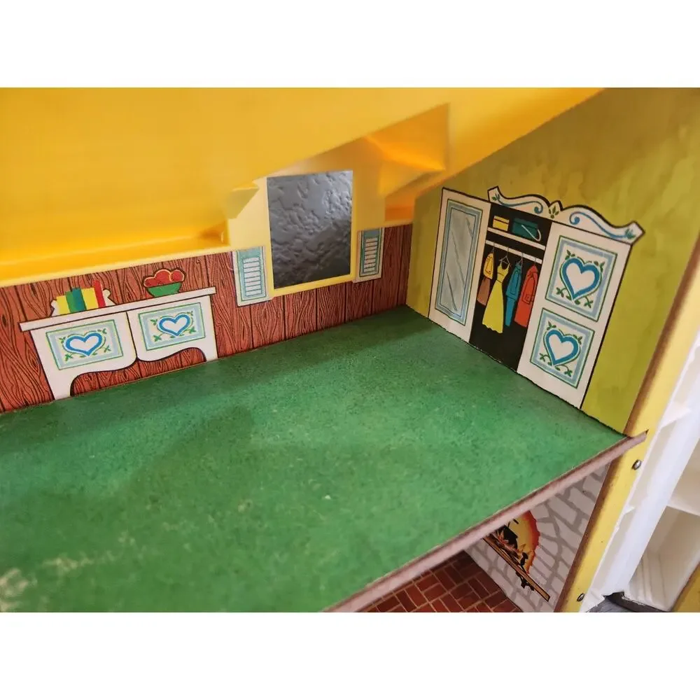 Fisher Price Vintage Little People Play Family Yellow House 1969, 3‎ Figures